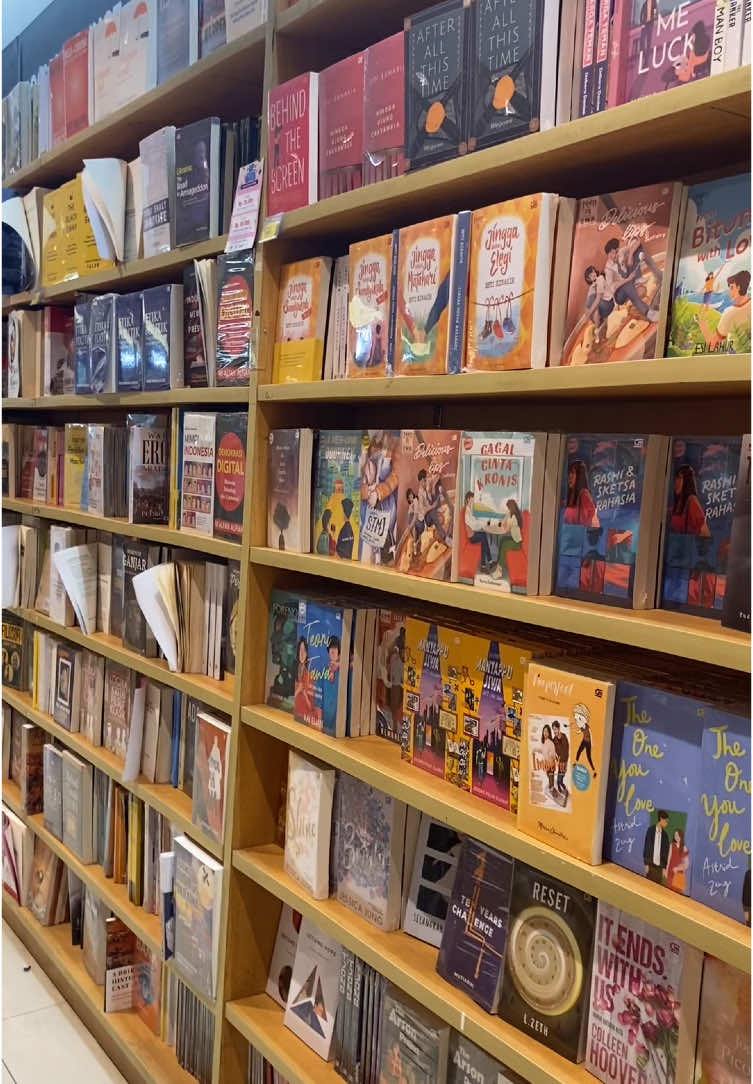 13.02.2024 Gramedia PTC 📚  #gramedia #pakuwonmallsurabaya #bookstore #BookTok #duniabukukiky #buku #bibliophile #bookstagram #booklover #baca #fyp 