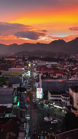 Ketika senja melukiskan indahnya 📍soreang #soreang #kabbandung #drone #dronevideo #dronefotography #dji 