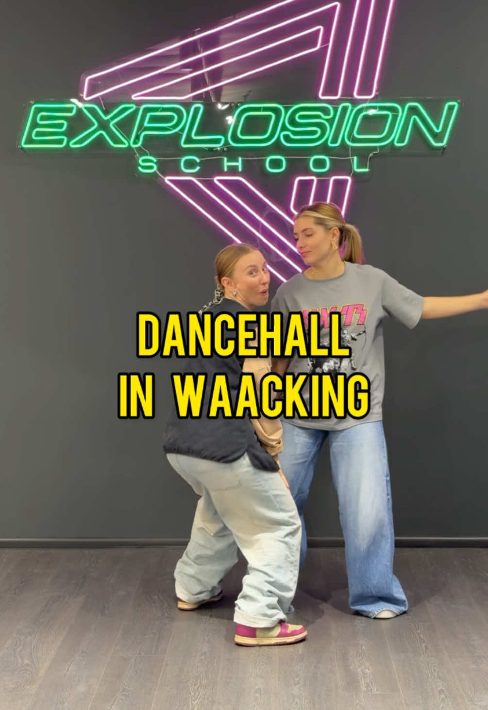 How style can inspire other ❤️ . Respect to all creators 🇯🇲 . Dancer Karina Explosion  . #dancehall #dance #waacking #combo #steps #tutorial #practice 