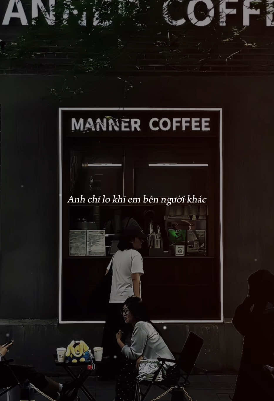 Anh chỉ lo anh ôm em chặt quá..