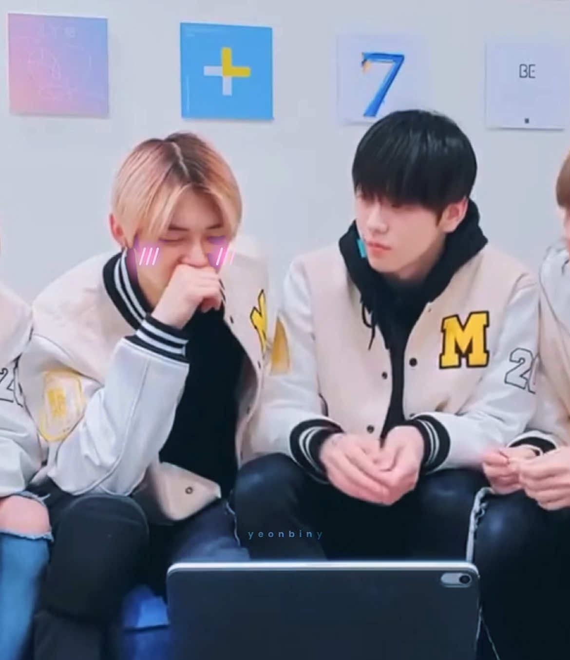 Soobin finding Yeonjun cute  🩷 #soobin #yeonjun #yeonbin #soobjun 