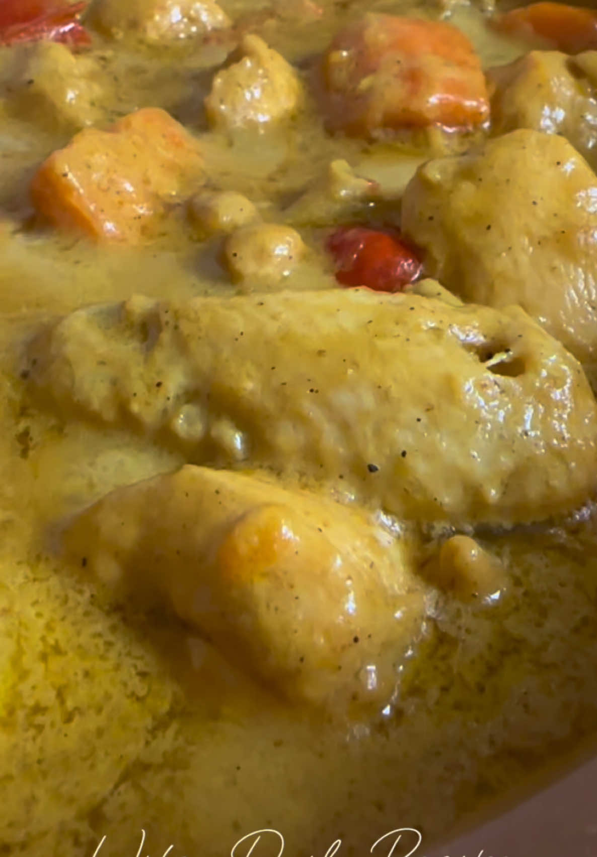 Filipino-Style Chicken Curry😋🍚 #ulamideas #Foodie #fyp #foodporn #wifeydailyrecipe #lutongbahay #FoodTok #chicken #everyone #EasyRecipe 