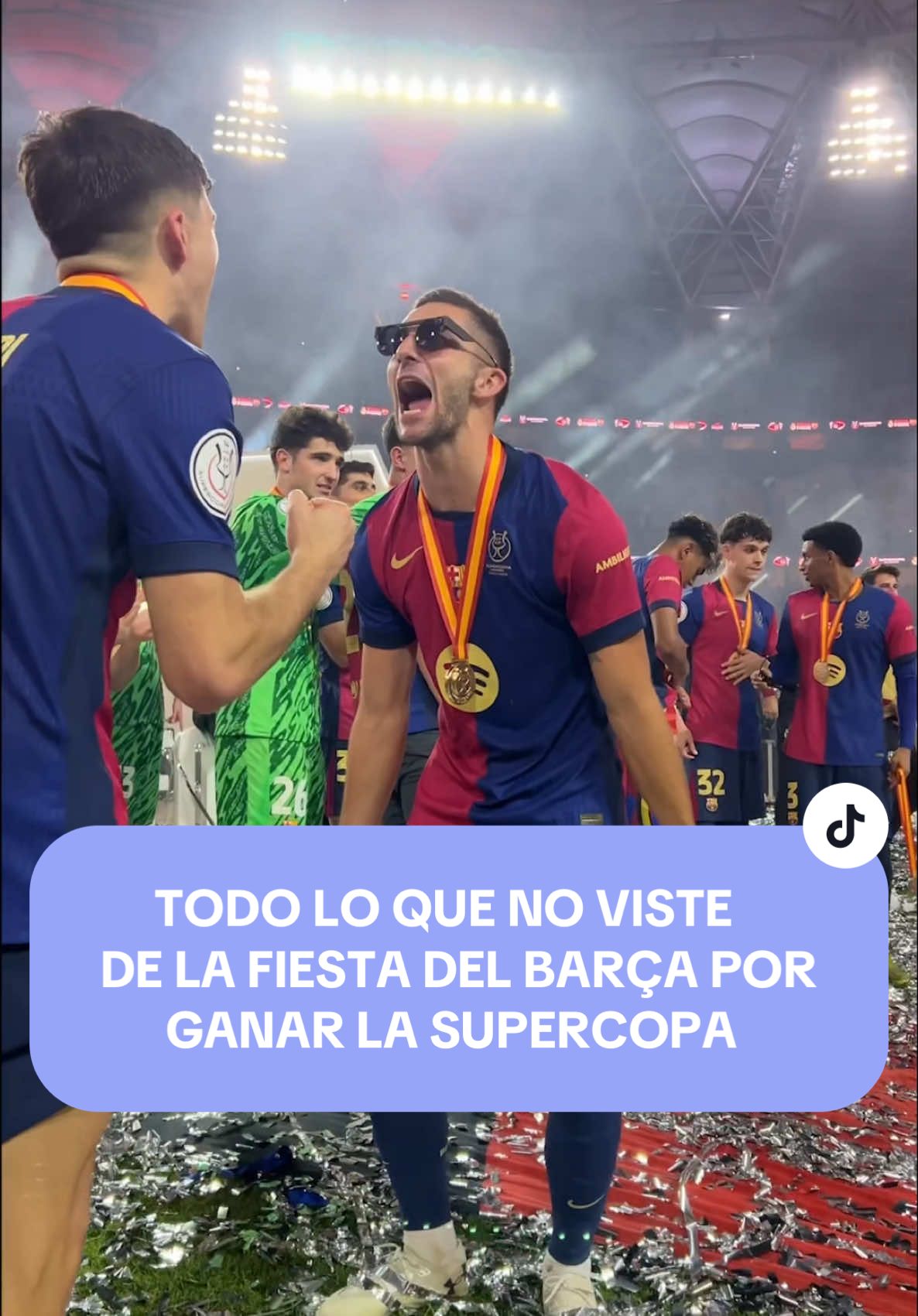 🏆 El #Barça sigue de fiesta. La consecución de la #SupercopadeEspaña por parte del conjunto azulgrana ha dejado multitud de imágenes sobre el césped y en el vestuario.  ▪️ Las gafas que graban, fotos icónicas, #Laporta desencadenado, los gestos con #Raphinha… Se nota que había ganas de celebrar. 🥳 🎥 @fcbarcelona   #TikTokDeportes #deportesentiktok #TikTokFootballAcademy #Football #Fútbol #Barcelona #Gavi #LamineYamal #Supercopa 