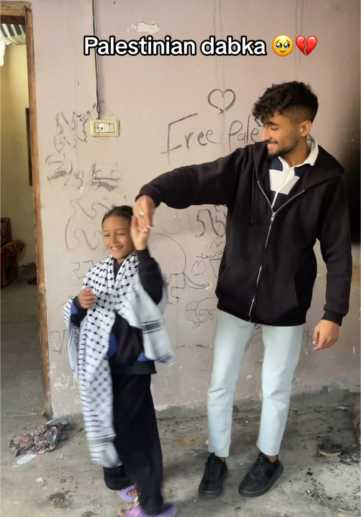 The trend of the Palestinian dabka in my light way 🥹💔