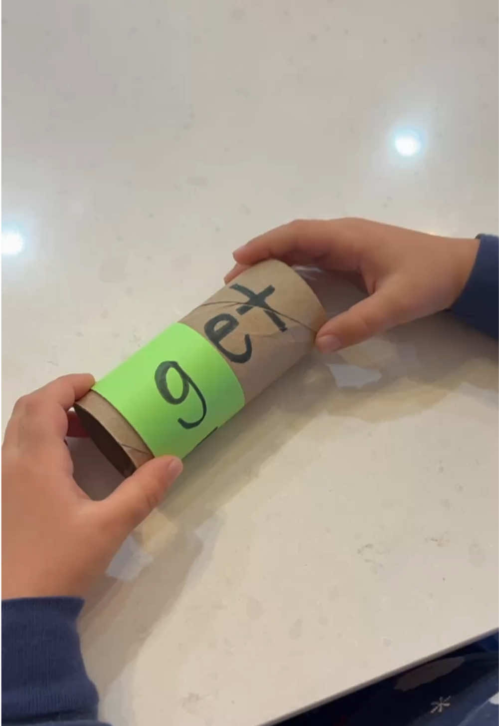 Paper Roll Families 🤩 Word families are groups of words that share a common base, often with similar patterns of letters and sounds. Understanding word families will give your new reader a serious boost! Give this simple set up a try! All you need: ⭐Empty Paper Roll ⭐Colored Paper ⭐Marker ⭐Tape #sprinkleinlearning #decodewords #readingisfun #littlereader #reader #youngreader #fluency #spelling #wordfamily #wordfamilies #kidsactivity #activityforkids #readinggame #readingactivity #kindergartenactivity #kindergartener #kindergartenteacher #homeschool #homeschoolactivity #activites #activitiesforchildren #kidsactivities #freedownload #printable #download #printables #freedownloads #learnthroughplay #learningthroughplay 