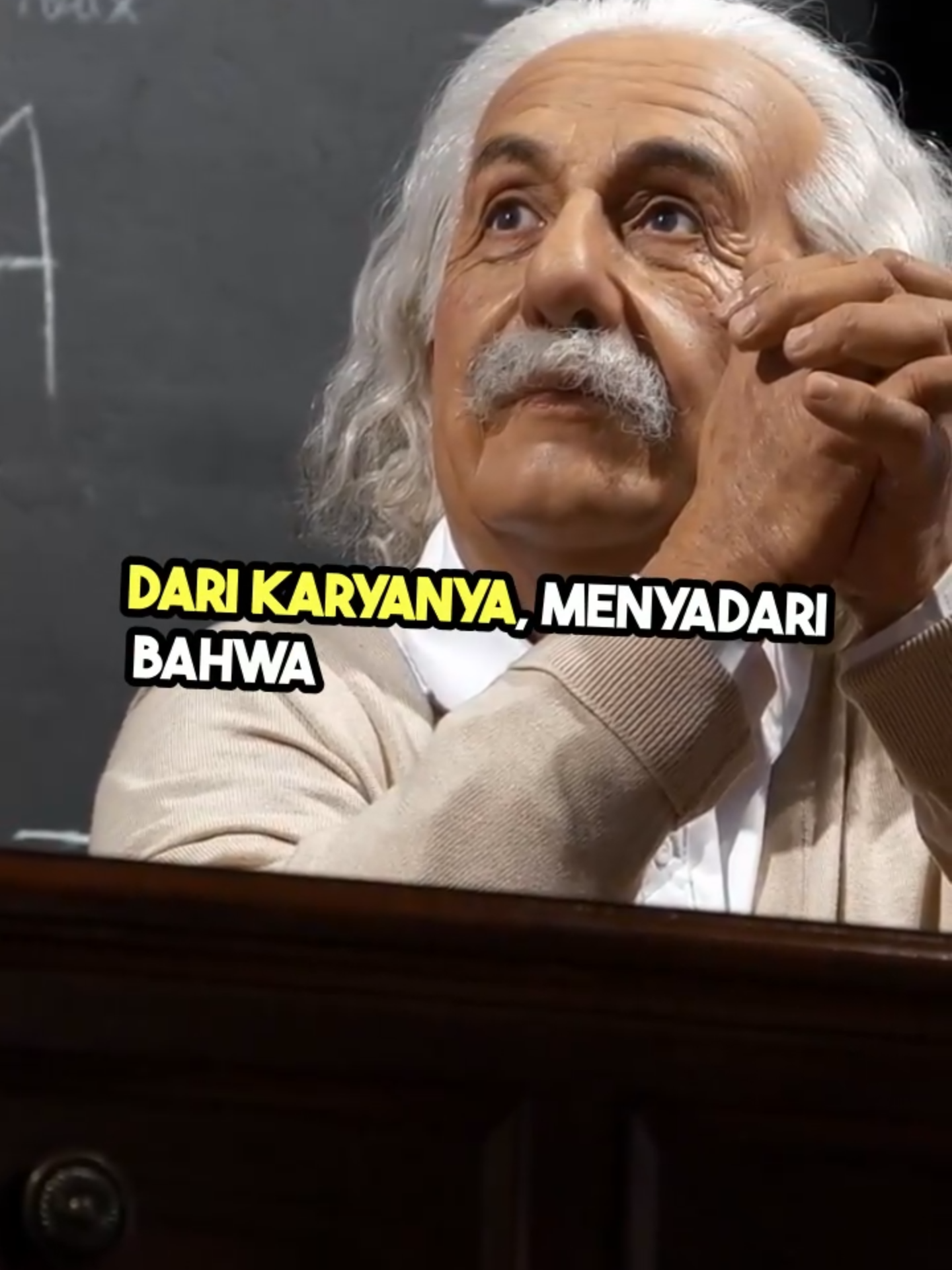 Surat Einstein_ Awal Era Bom Atom! Pada 2 Agustus 1939, fisikawan top Albert Einstein menulis surat kepada Presiden AS Franklin D. Roosevelt. Surat itulah yang mendorong dimulainya Proyek Manhattan dan lantas melahirkan salah satu penemuan paling signifikan – dan destruktif – sepanjang sejarah.  Kisah dramatis soal pemanfaatan tenaga atom yang diangkat film populer Oppenheimer yang rilis pada 2023 mungkin hanya akan jadi fiksi ilmiah bila Einstein tidak menulis surat sepanjang dua halaman tersebut.  “Penelitian terbaru di bidang fisika nuklir memungkinkan uranium diubah menjadi sumber energi baru nan penting,” seperti tertulis dalam surat untuk Presiden Roosevelt itu, yang ditandatangani sendiri oleh Einstein.  Energi ini, lanjutnya, bisa digunakan “untuk membuat bom yang sangat kuat”. #trendingtiktok #tiktokviraltrending #tiktokviral_vidoes #tiktokviralvideo #tiktokviral #fypp #fyppppppppppppppppppppppp #fypシ゚ #trendingvideo #kabardunia #fact #politiktiktok #politik #faktaunik #faktadunia #faktamenarik #einstein #ilmupengetahuan #fisica #atom #uranium #america #History #sejarah #sain #openheimer