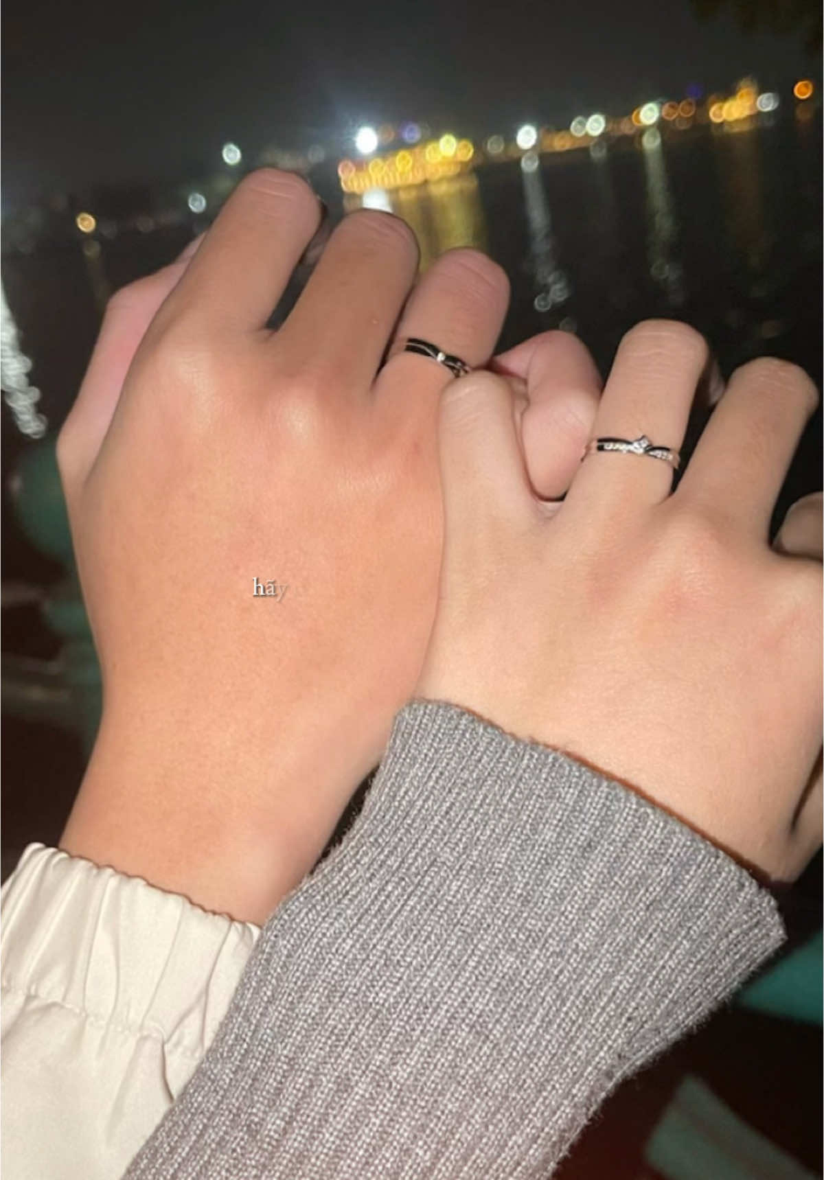 #CapCut Ảnh đeo nhẫn lọng cọng cừi đin mà dễ hưnn iloveyouuu ❤️💍💍