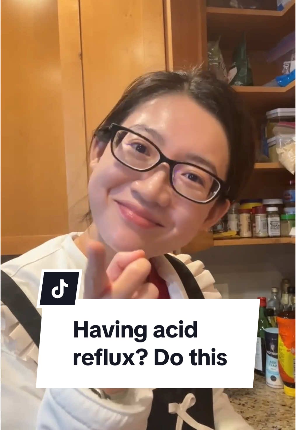 Having acid reflux?     According to Chinese Medicine, eating 1 tablespoon of white sesame seeds with each meal can help relieve acid reflux by nourishing the stomach lining and neutralizing excess stomach acid.   #chinesemedicine #traditionalchinesemedicine #tcm #acidreflux 