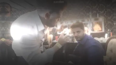 Cristiano Araújo - É Com Ela Que Estou | ib: meu, @m.verediano | a música favorita dele no repertório 🥹 #cristianoaraujo #sertanejo #videoviral #viral #f #tiktok #fyp #foryoupag #tipografia #backstage #lyric #musica 