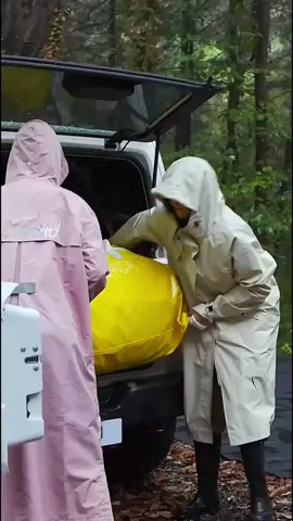 SNOWING HERE IN THE MORNING AND I LOVE YOU #snow #survivalskills #survivor #camping #viralvideo 