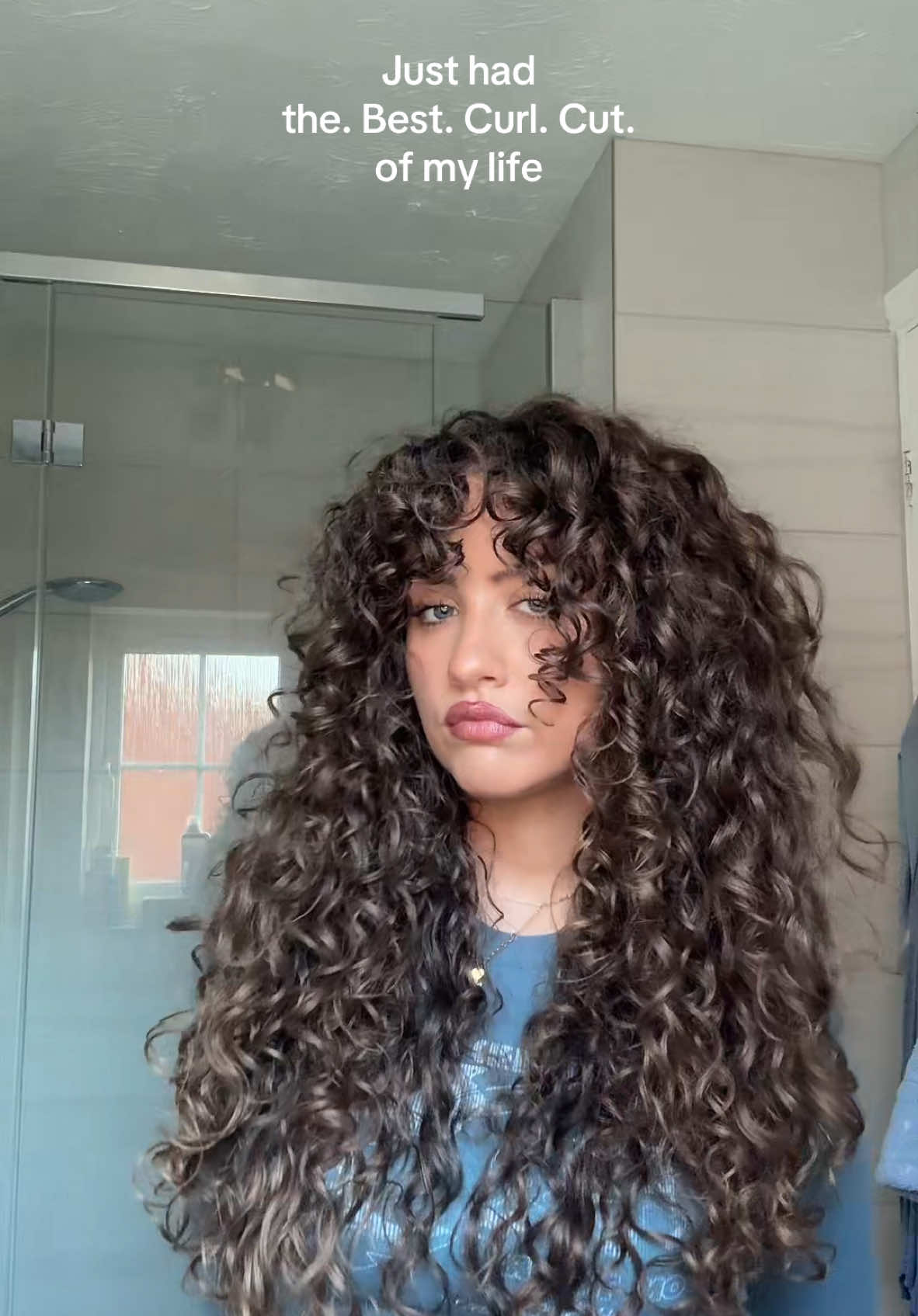 It’s got volume. It’s got shape. It’s got layers. Wowowowow. Finally found a holy grail salon to go to. CLOUD TWELVE in London with Dora who has just made this masterpiece of a curl cut!! #curlyhaircut #curlcut #curlyhair #curlyhairtutorial 