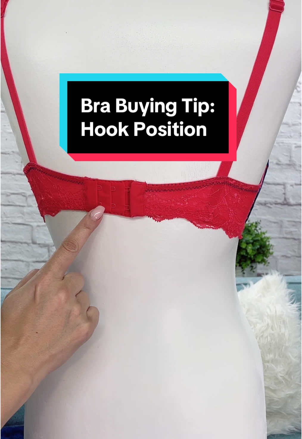 Bra-buying fit tip: first hook for your first fit #behavebras #fashionlookbook #curvyfashion #brafittingspecialist 