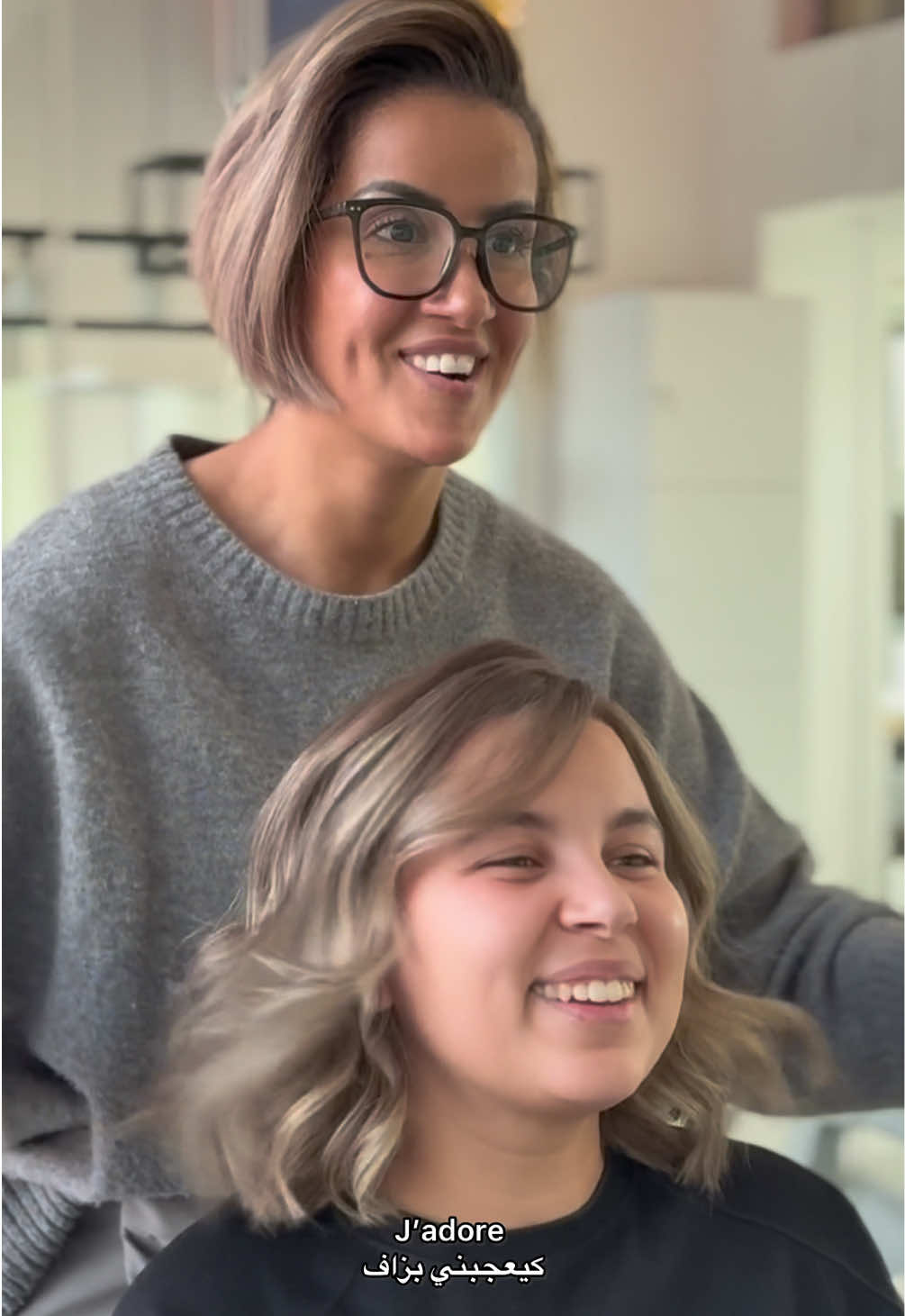 Une cliente a opté pour un carré plongeant, et la couleur… elle nous a laissé carte blanche avec l’équipe @niyabeautymaroc. Voici le résultat 😍 Merci pour ta confiance et de nous avoir  permis de t’offrir cette belle transformation 💖 #haircut #hairtransformation #wavyhair #hairstyle #transformationcheveux #niyabeautymaroc #pourtoi #pt #fyp #fypp 