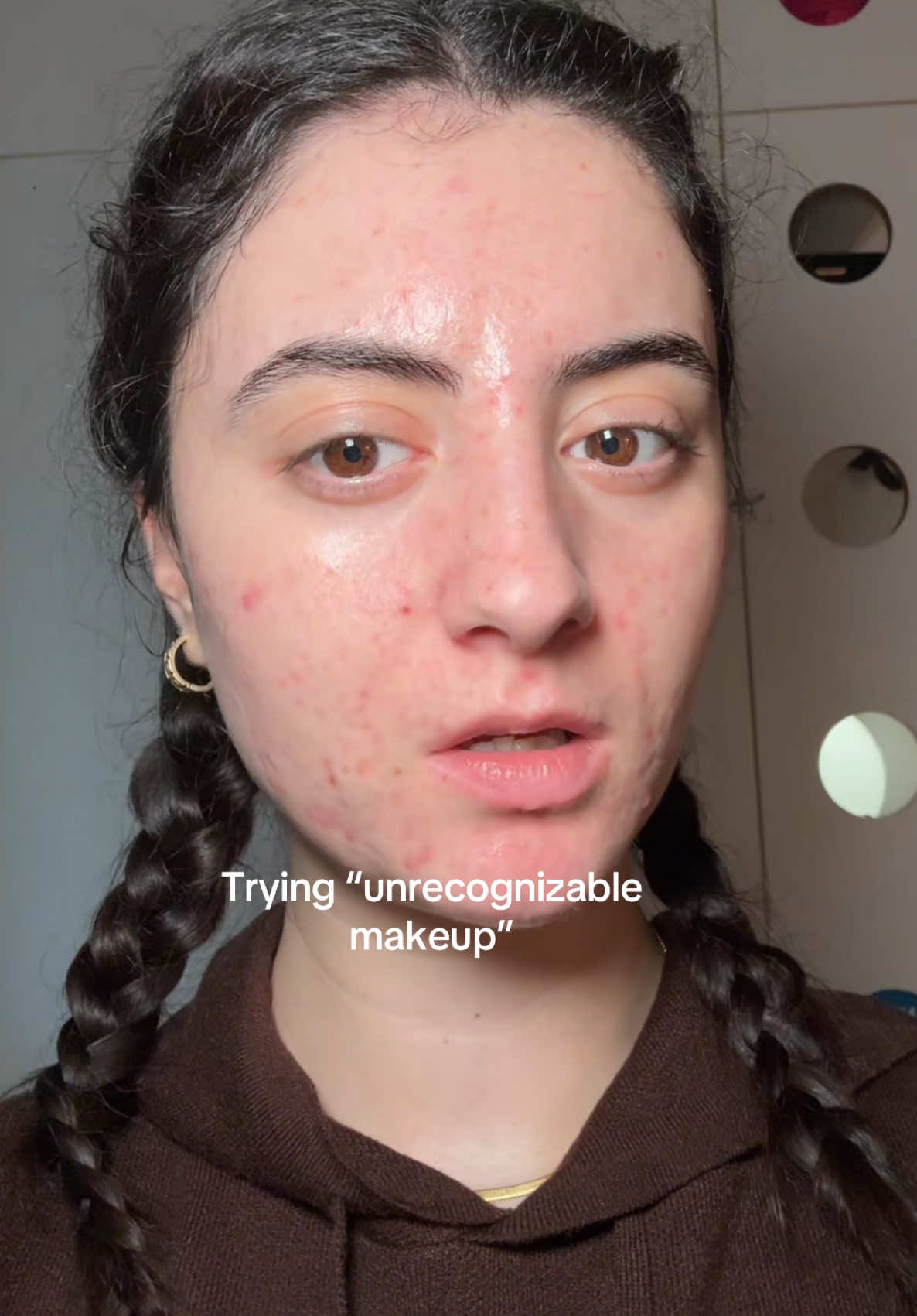 Another because I’m obsessed with the makeup I did yesterday 🥰 #makeuptutorial #makeuptrend #acnemakeup #unrecognizablemakeup #realskintexture #beautytips #makeup #makeuptransition #acnecoverage #fullglam 