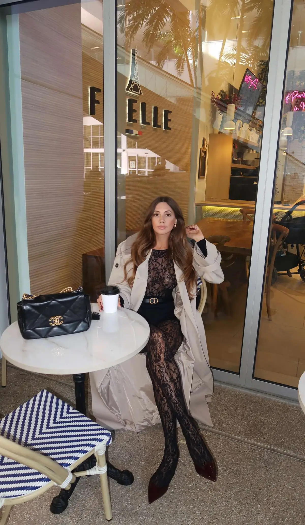 Pretending I’m in France while in Florida  🖤 #fashionstyle #fashionlover #miamilifestyle #parisvibes #frenchtouch #stylish #girlboss #calzedonia 