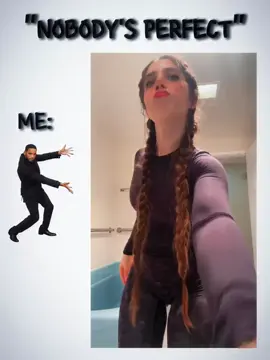 Emarrb doing the TikTok dance trend #dancetiktok #dancetrend #fyp #emarrb 