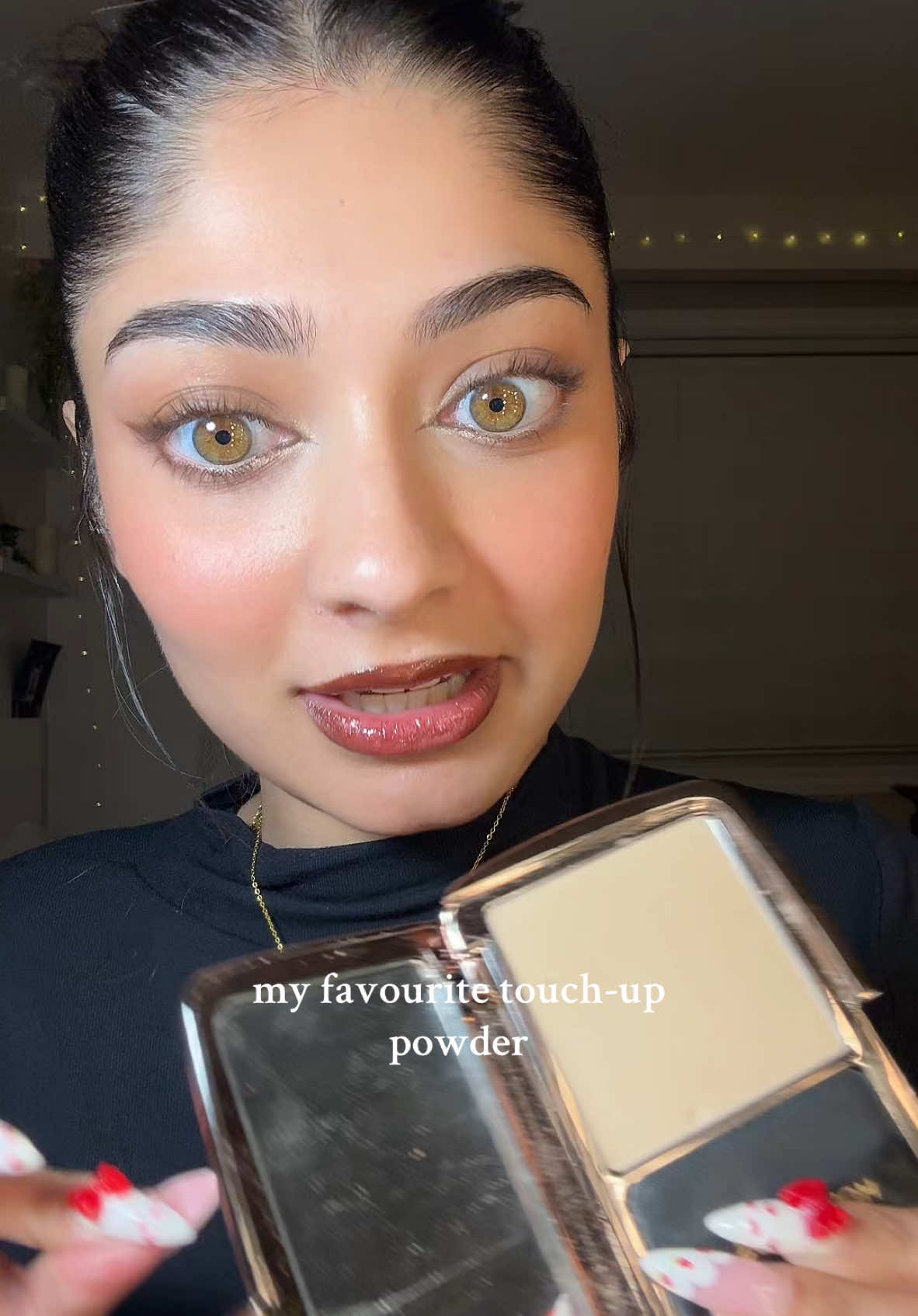 if your gonna do a pressed powder, this is how you do it!!! @Hourglass Cosmetics #fyp #makeup #powder #touchup #hourglass #toronto 