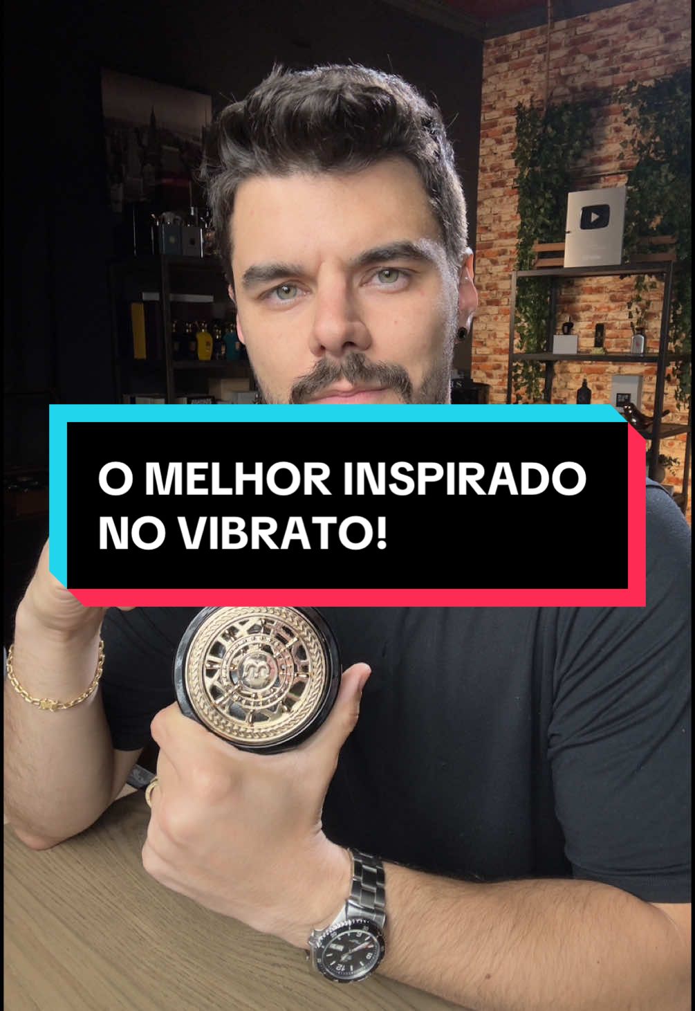 O MELHOR INSPIRADO NO VIBRATO UM DOS NICHOS MAIS HYPES DO MUNDO! O VIKING DUBAI É IRRESISTÍVEL! Compre os perfumes masculinos mencionados no vídeo no site @thekingofparfums.oficial - use o cupom Jordao2021 e ganhe desconto em sua compra #perfume #perfumes 