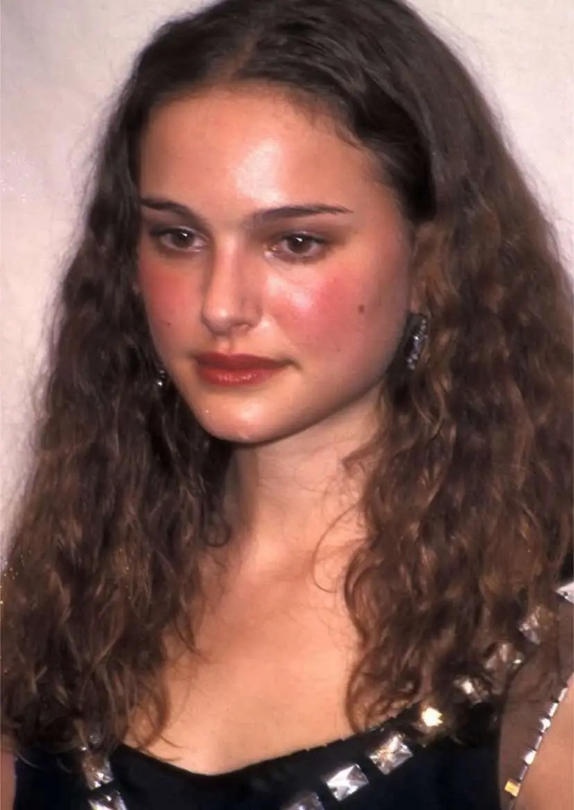 Natalie Portman at the Vogue Fashion Awards on October 20, 2000.    |  #natalieportman #natalieportmanedit #starwars #starwarsfan #padme #fyp #fypシ 