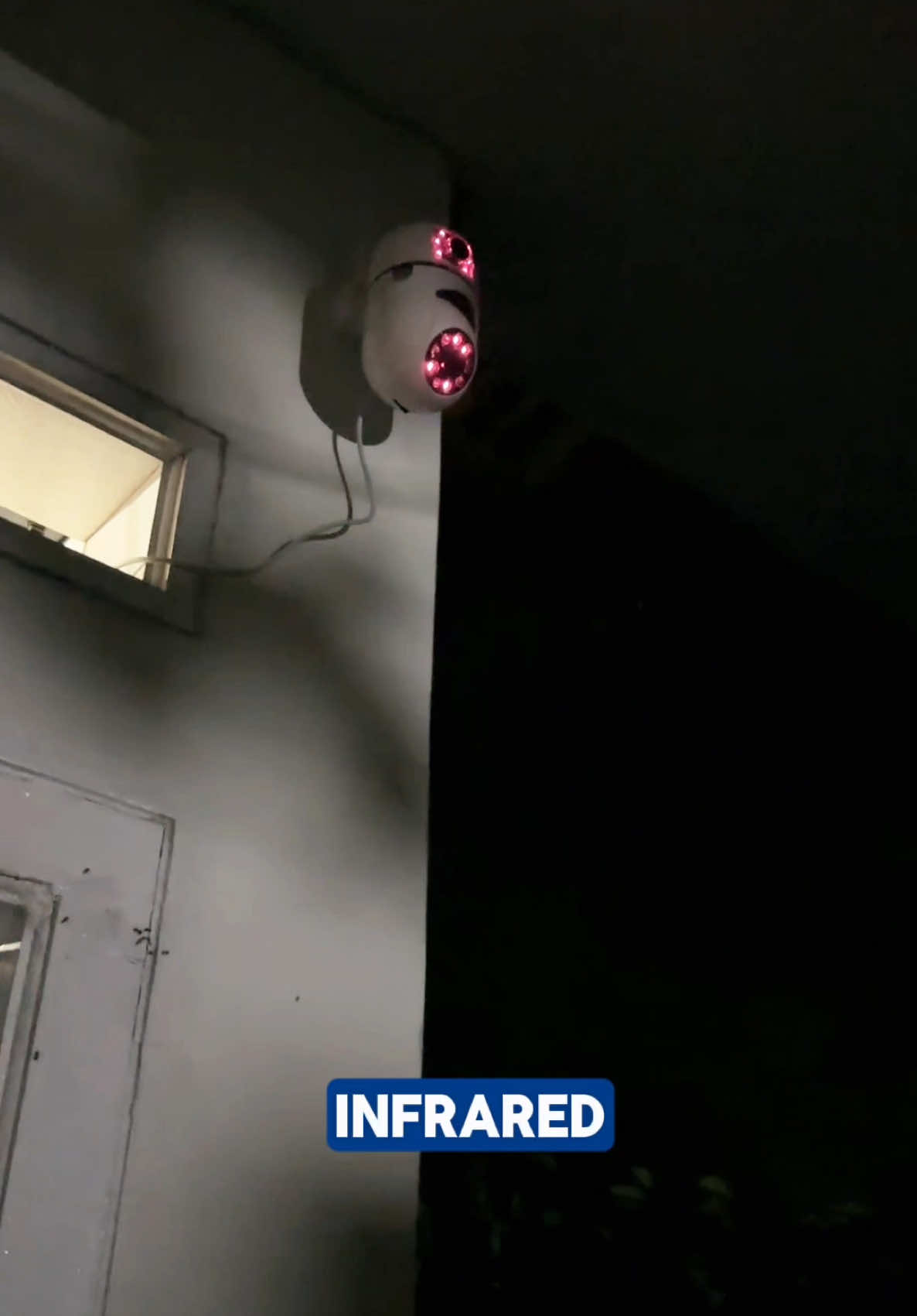 Membalas @H.4.VIZ fitur nya sudah lengkap kak sudah ada imprared & lampu sorot nya juga jadi aman ya meskipun dalam keadaan gelap sekalipun #cctv #cctvv380pro #cctvoutdoor 