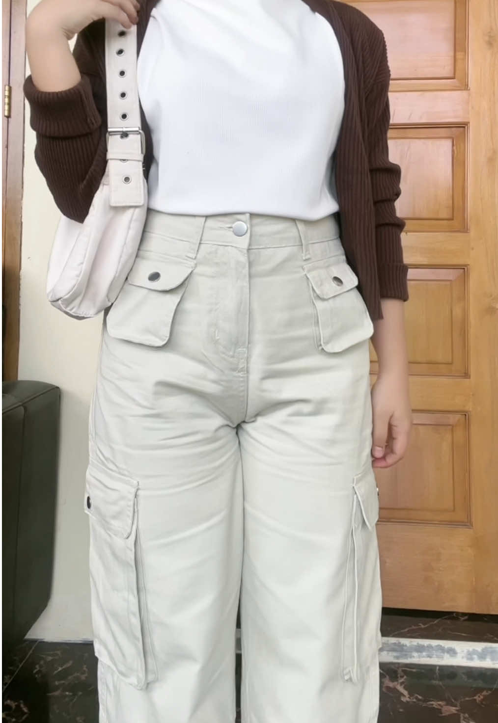 cakep bgt cargo jeansnya🫶🏻#cargo#celanacargo#cargopants#cargojeans#jeanswanita#cargohighwaist #outfitideas#outfit#fyp