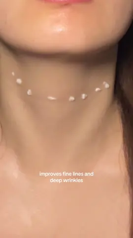 why only put eye creme under the eyes? Fade your neck wrinkles with them too 🫶🏻 #neckline #neckfinelines #neckwrinkles #wrinkles #antiaging #collagen #eyecream #koreanskincare 