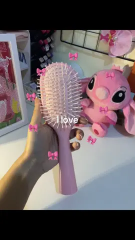 love this hairbrush #hairbrush #pink #pinkgirly #coquette #pastelpink #beauty #hair #comb #aesthetic #fyp #trend #viraltiktok #fyppppppppppppppppppppppp 