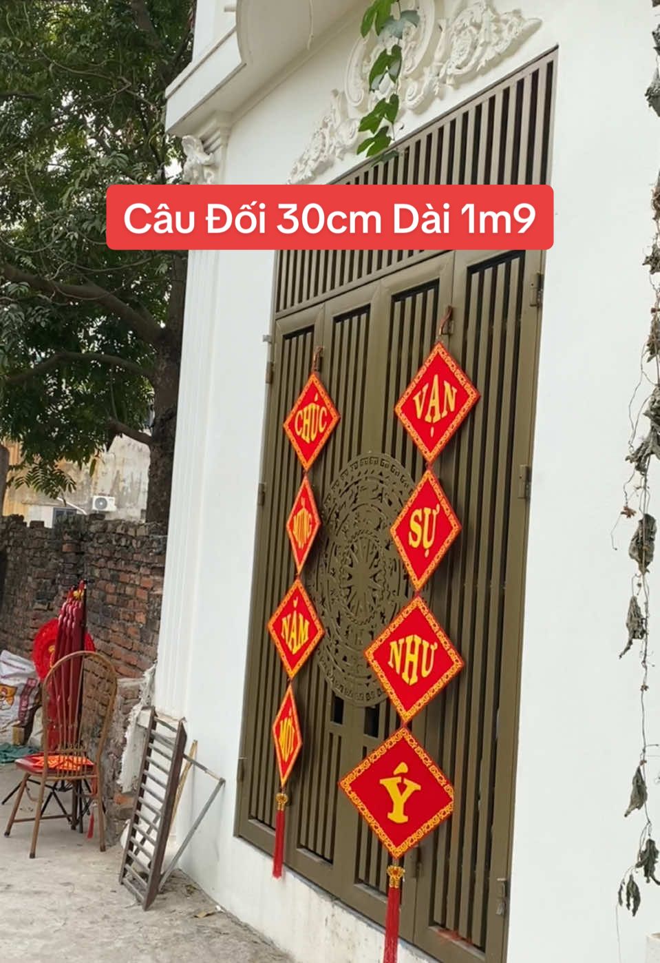 Người đẹp vì lụa, cổng đẹp vì câu đối này đây ạ 😍. Đủ size 12,18,30cm cho mọi người trang trí mọi nơi trong nhà ngày Tết 🎉🎊🧧 #trangtritet #xuhuong #caudoi #khanhvuong 