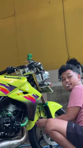 Maafkann warna sayap yg ga karuan 😭