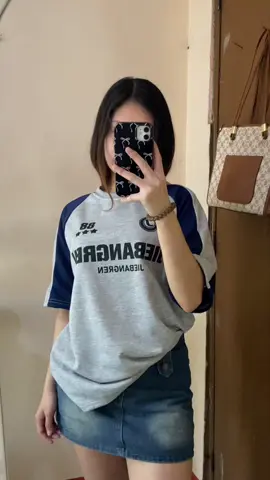 SOAFERRR GANDAAAA!!!🥺 #oversizedshirt #jiebangrenshirt #koreantshirt #unisexfashion #looseshirt #iridescent #OOTD #trendingtshirt #budolfinds #fyp #foryou #unisextshirt 