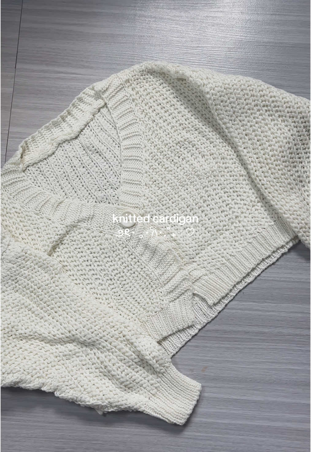 soft girl cardigan 🩷 #cardigan #knittedcardigan #cardiganoutfit #cardigancrop #fypage #tiktokfinds 