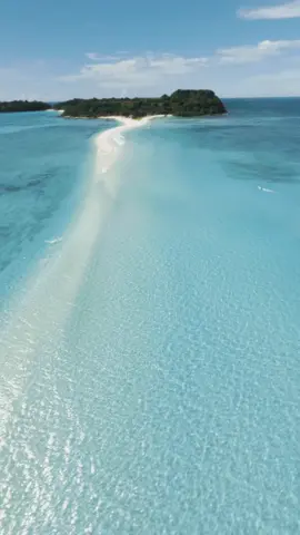Quand ton FPV te fait rêver de sable chaud en plein janvier 🥶 #madagascar #nosybe #nosyiranja #dronefpv #travel #fyp #Flashback #paradise #pourtoi