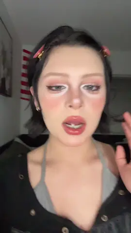 Go check it out babes😭😭 I always talk about this on my lives and videos it’s too good!! #flortte #makeup #tiktok #makeuplover #douyinmakeup #xiaohongshumakeup #flortteofficial #highlighter #mattehighlighter #brightener #makeuo #chinesemakeup #cbeauty #tiktokshop #trend #foryou @FLORTTE Beauty @Flortte Official 