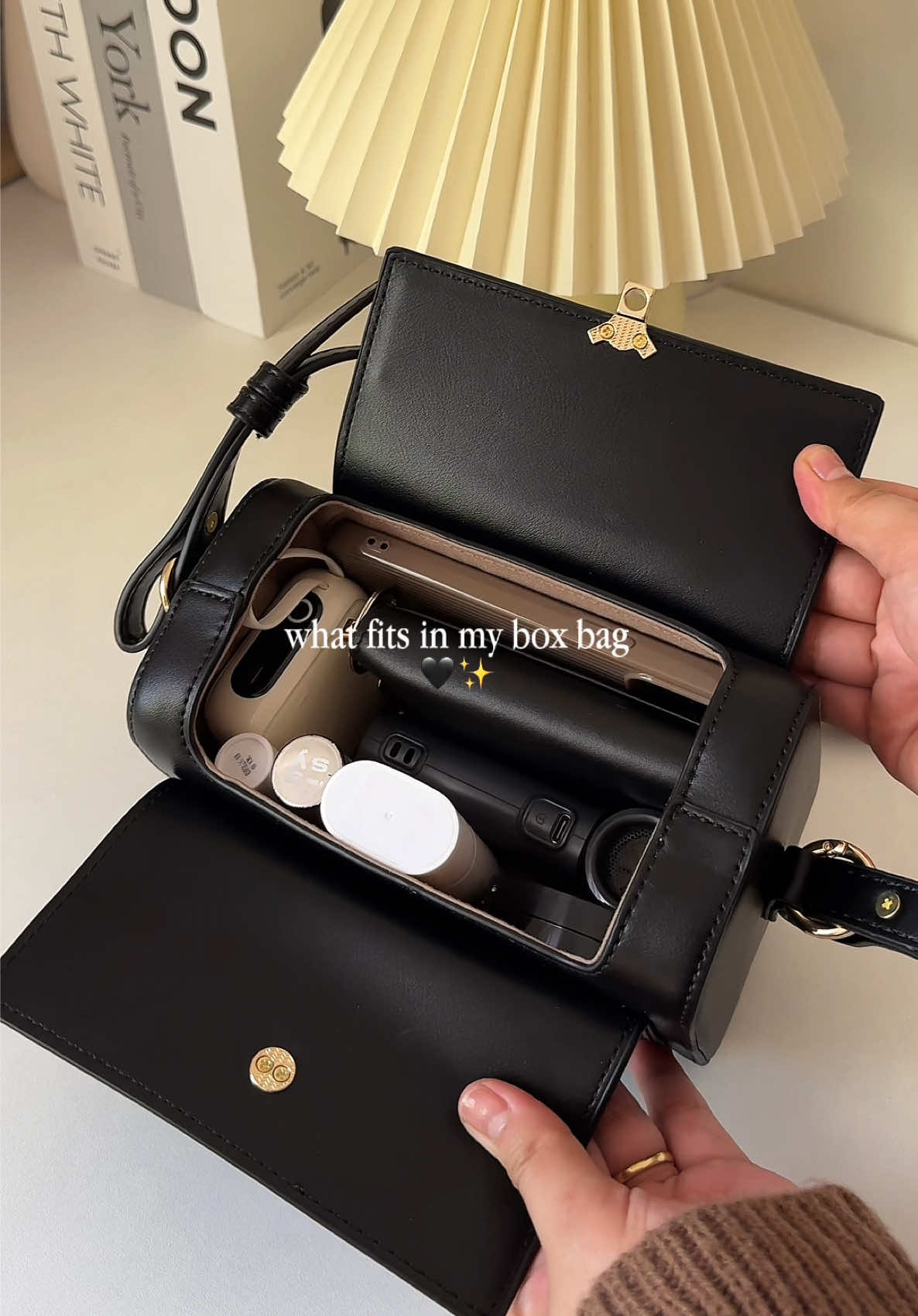 what’s in my bag 🖤 #mossdoom #mossdoombag #bag #fyp 