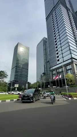 Best view SCBD😍🏞️🇮🇩 . . . . . . . #scbd #jakarta #views #vibes #city #trending #viral #viraltiktok #viralindonesia #fypage #fyp