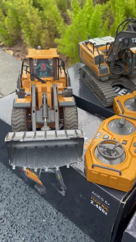 #excavator #excavation #excavationlife #remotecontrolexcavator #miniexcavator #rcexcavator #bulldozer #construction #remotecontrol #rccar #toyexcavator #toy #kids#toycar #rctruck #excavators #excavatoroperator