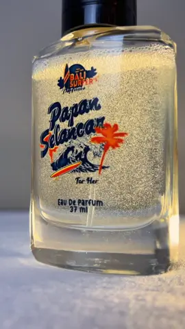 Aroma fruity yang playful banget, pas buat kamu! 🍓 Klik keranjang kuning sekarang untuk cobain Papan Selancar For Her! #perfumetok #rekomendasiperfumelokal #perfumeEDP #perfumetahanlama #paydaysaletiktok #RadiateConfidence