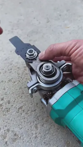 Swing saw , I-convert ang grinder ng anggulo sa oscillating saw , Saw Blade Oscillating Set Multitool Blades Square Tile Tools Multifunctional Universal Tooldd Kit## Angle grinder to Universal tool # High performance Utility tool # hardware tool # tool Transformation #fyp #foryou #tiktok #goodthing 