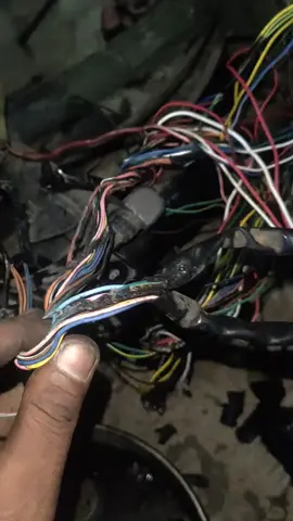 kabel body Mio j kebakar #mekaniktiktok #otomotif #mekaniksetory #bengkelmotor #anakbengkel🛠 #bengkelmalam 