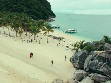 Kickstarting the year with an amazing trip to Iloilo, Guimaras, and Bacolod.✨ #foryoupage #fyp #travel #philippines #cinematic #iloilo #guimaras #bacolod #gigantesisland 