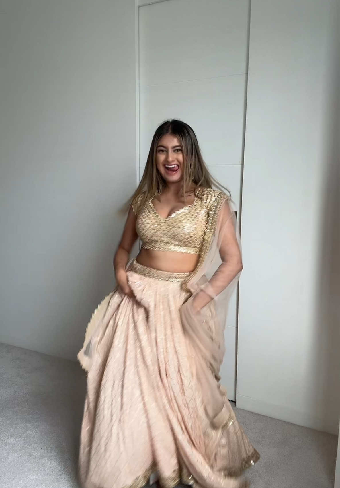 Zaalima ✨ #fyp #foryou #bollywood #dance #desi #desitiktok #browntiktok #browngirl #fypシ゚ #zaalimaa #zalima #zaalima #raees #srk #sharukhkhan #mahirakhan #mahira #viral #trending 