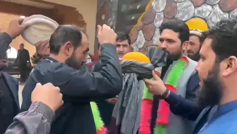 خیبر کی سرزمین پر اپنے بڑے بھائی و صوبائی وزیر برائے ایری گیشن عاقب اللہ خان کو خوش آمدید کہتا ہوں پخیر راغلے ہر کلہ راشے!!! معاون خصوصی برائے مواصلات و تعمیرات سہیل آفریدی -