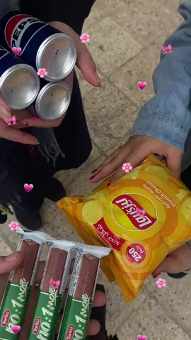 الترند متأخر😭#CapCut #ترند_تيك_توك_مشاهير #اكسبلورexplore #صديقات # 