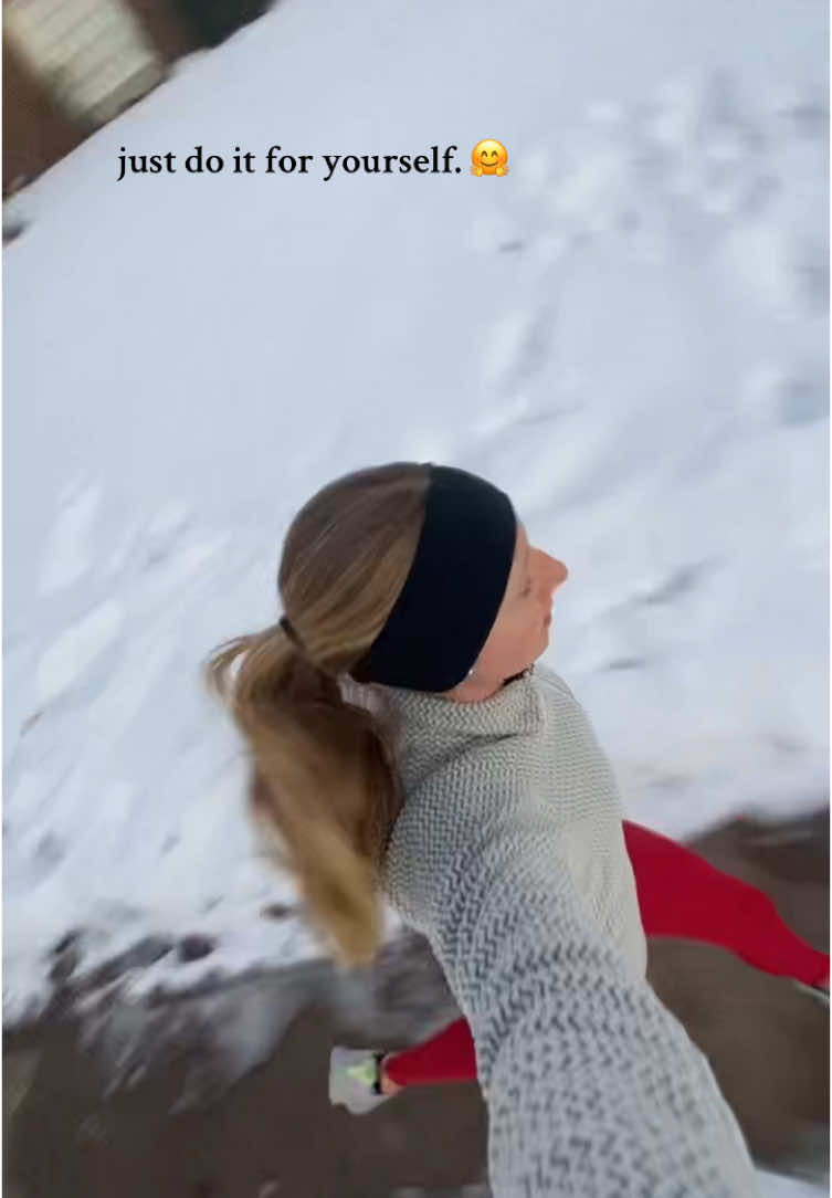 cold winter runs = happy track season #runner #xc #track #runtok #athlete #relatable #highschool #sportstiktok #Running #sunset #aesthetic #goals #runnergirls 