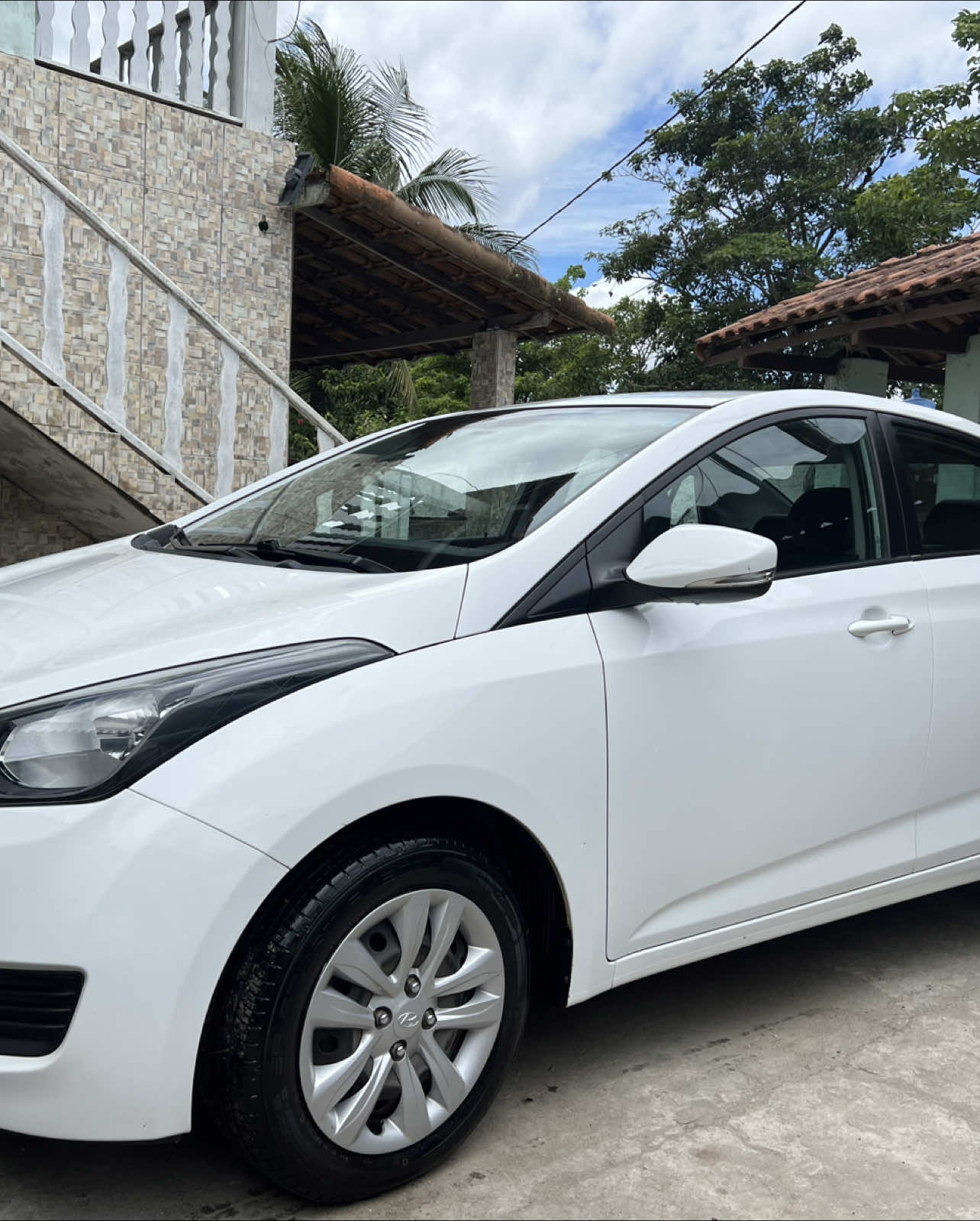 Lavagem completa  - Fizemos descontaminação nos vidros com produto PRIZM DA VONIX limpamos os vidros com o GLAZY DA VONIX e finalizamos com a CERA CARNAÚBA DA VONIX . Resultado incrível e mais um cliente satisfeito .  #LavajatodoFelipe #vonixxbrasil #lavagemautomotiva 