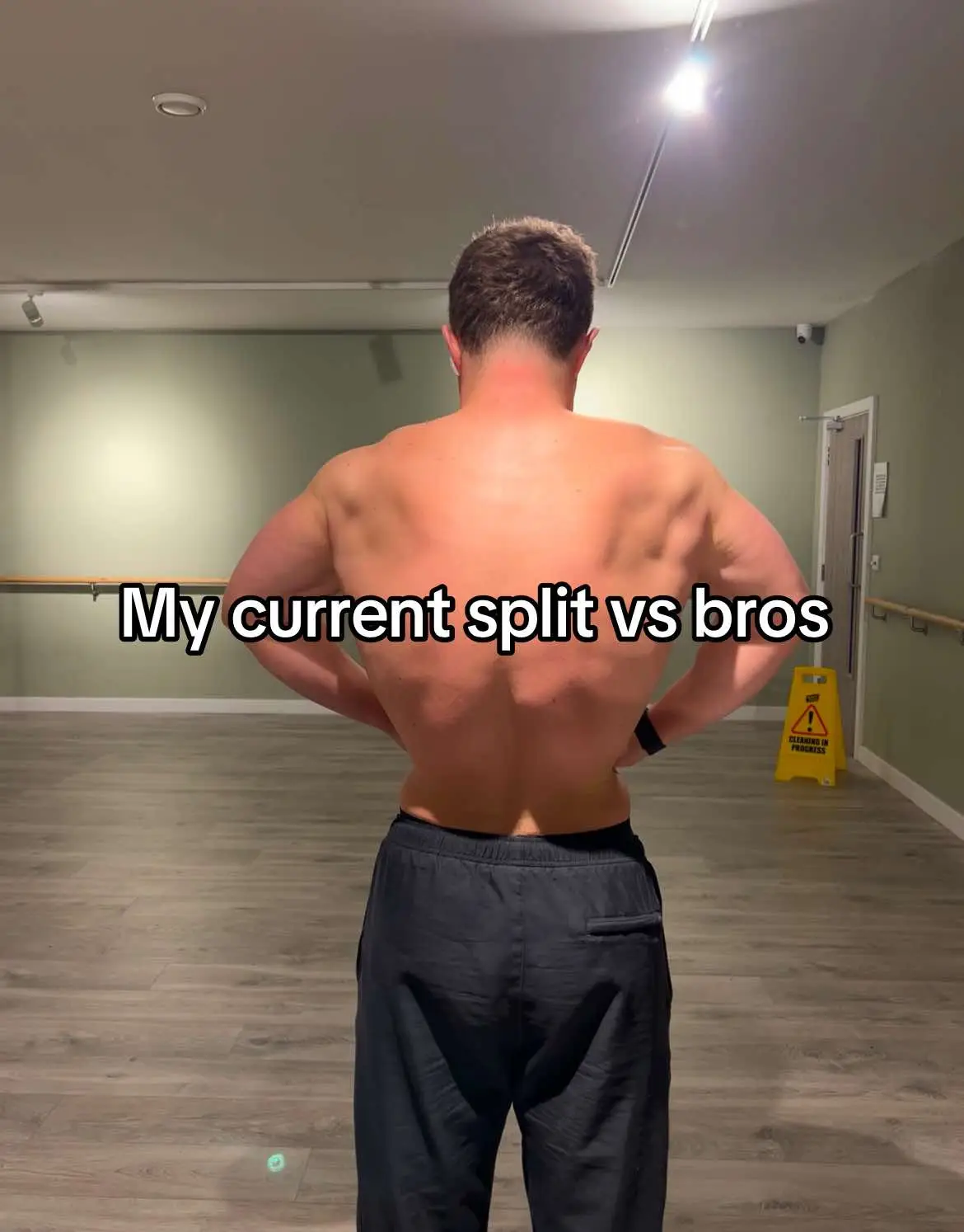 At least come on chest #fyp #fypage #gym #winterarc #GymLife #viral_videos #GymTok #Teamwork #skippinggym 