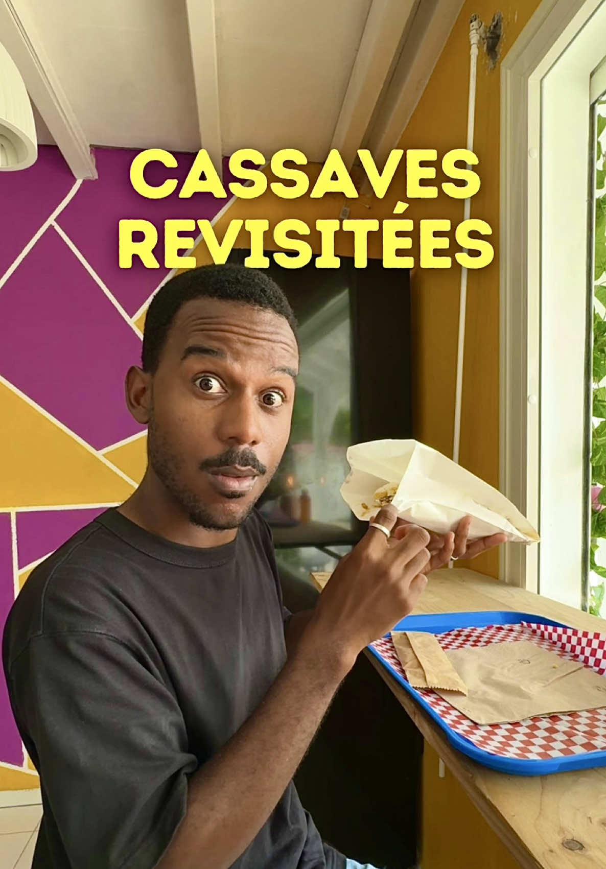 Des cassaves INCROYABLES 🤤 Franchement, si t’as jamais goûté les cassaves de @Manioca Factory , tu rates vraiemnt quelque chose ! 😏 Ce concept en Guadeloupe, créé par un jeune, transforme le manioc en pure délice 😉 C’est local, c’est bon, bref… tu vas kiffer !