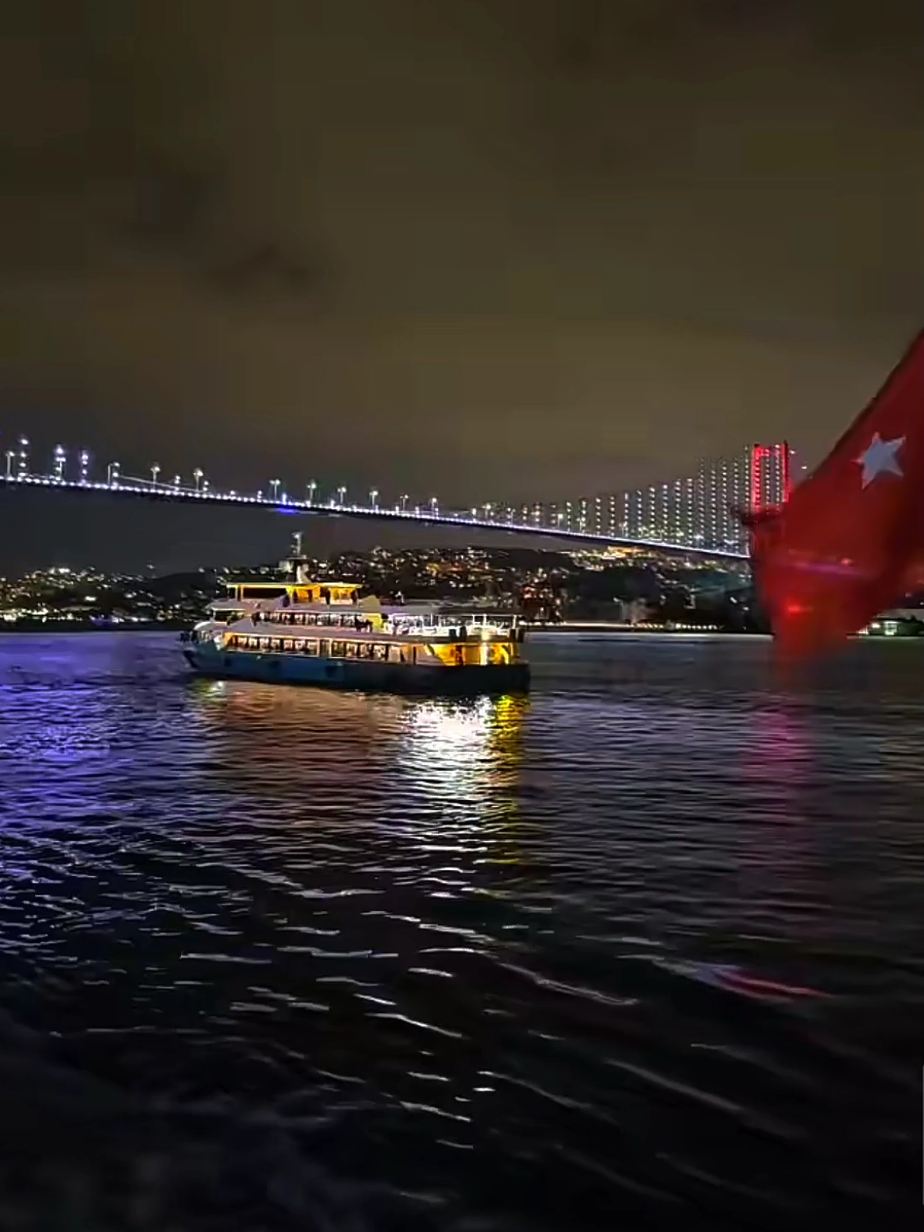 Madem sensin o.. Madem sevmeksin, gülmeksin, yaşamaksın.. Madem yüzün yüzümde, sesin sesimde, yüreğin yüreğimde.. Madem milyarlarca ihtimal varken rastladık birbirimize.. Kal böyle; değişme, gitme, bitme, yaşlan benimle.. #🖤 #kesfet #storylik #alinti #anlamlisozler #guzelsozler #geceyebirsözbırak #asksozleri #sevgiliye #sevgisozleri #siirgibi #siirsokakta #hangimizsevmedik #sonraociktikarsima #umutlugünlere 