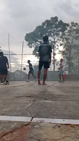 sore hari yg cerah... #pyf #volikampung #volleyball #vorcib #viraltiktok 