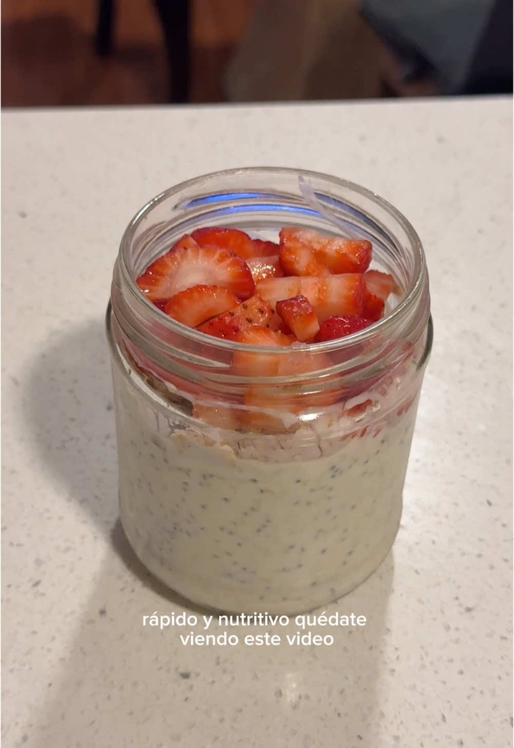 No tardarás ni 5 min en hacerlo y es deliiiii 😋 #desayuno #desayunosaludable #Receta #recetassaludables #overnightoats #avena #oatmeal #healtybreakfast 